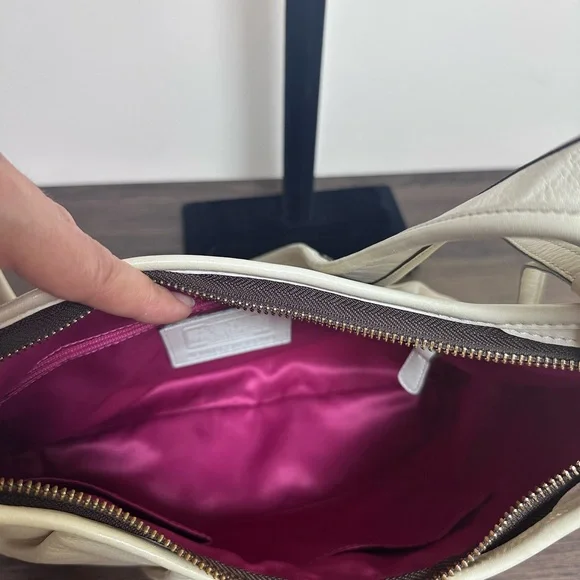 Coach Leather Shoulder Bag and wallet - Picture 14 of 16